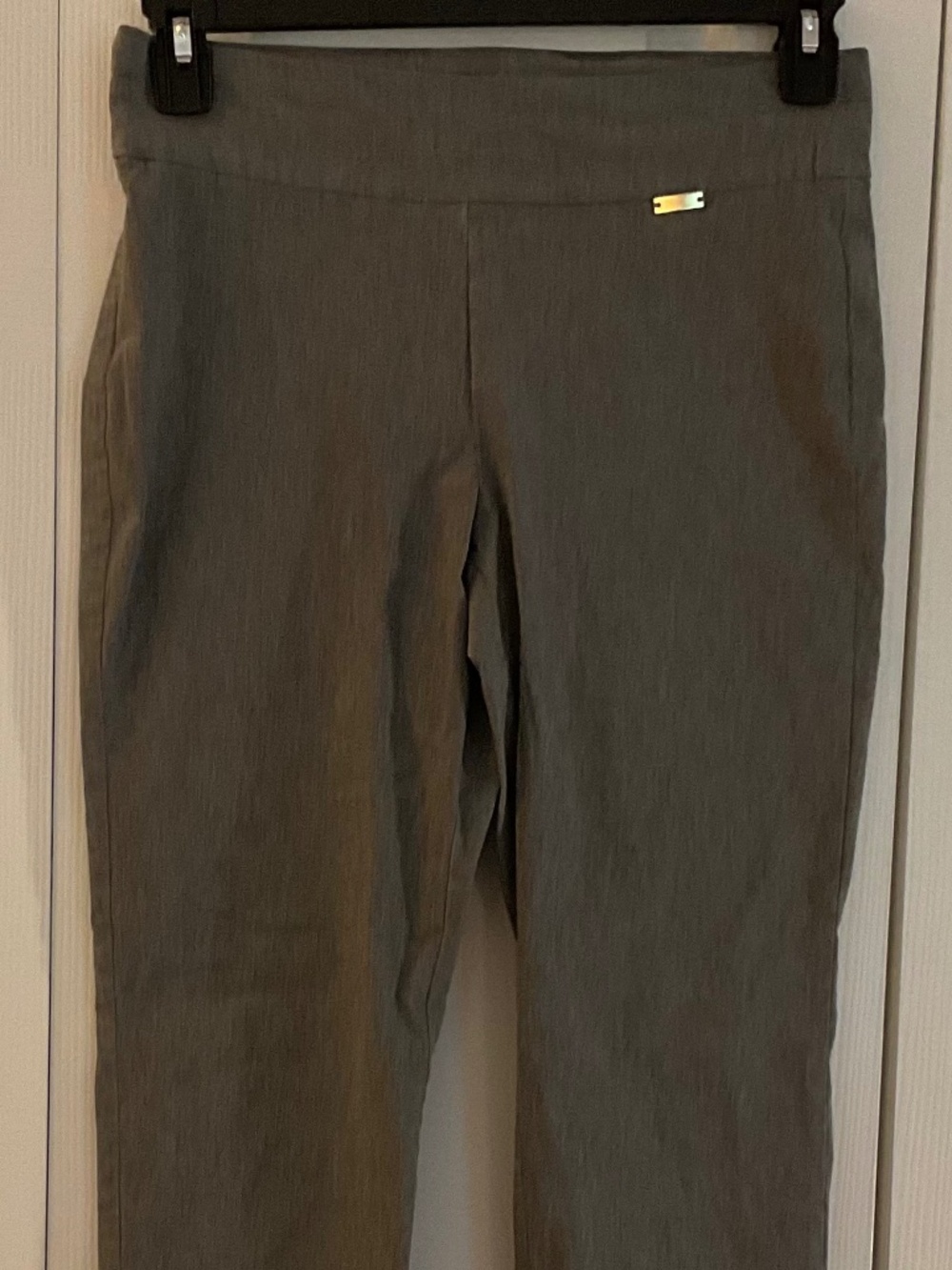 Women’s INC International Concepts Gray pants size 8 short